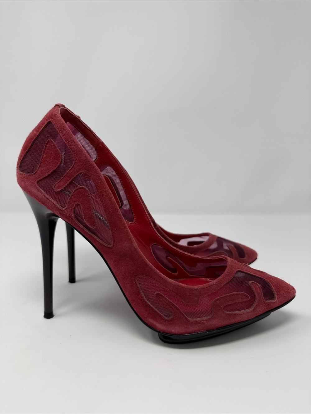 Charles Jourdan Red Suede Cutout Pointed Pumps - Picture 4 of 6